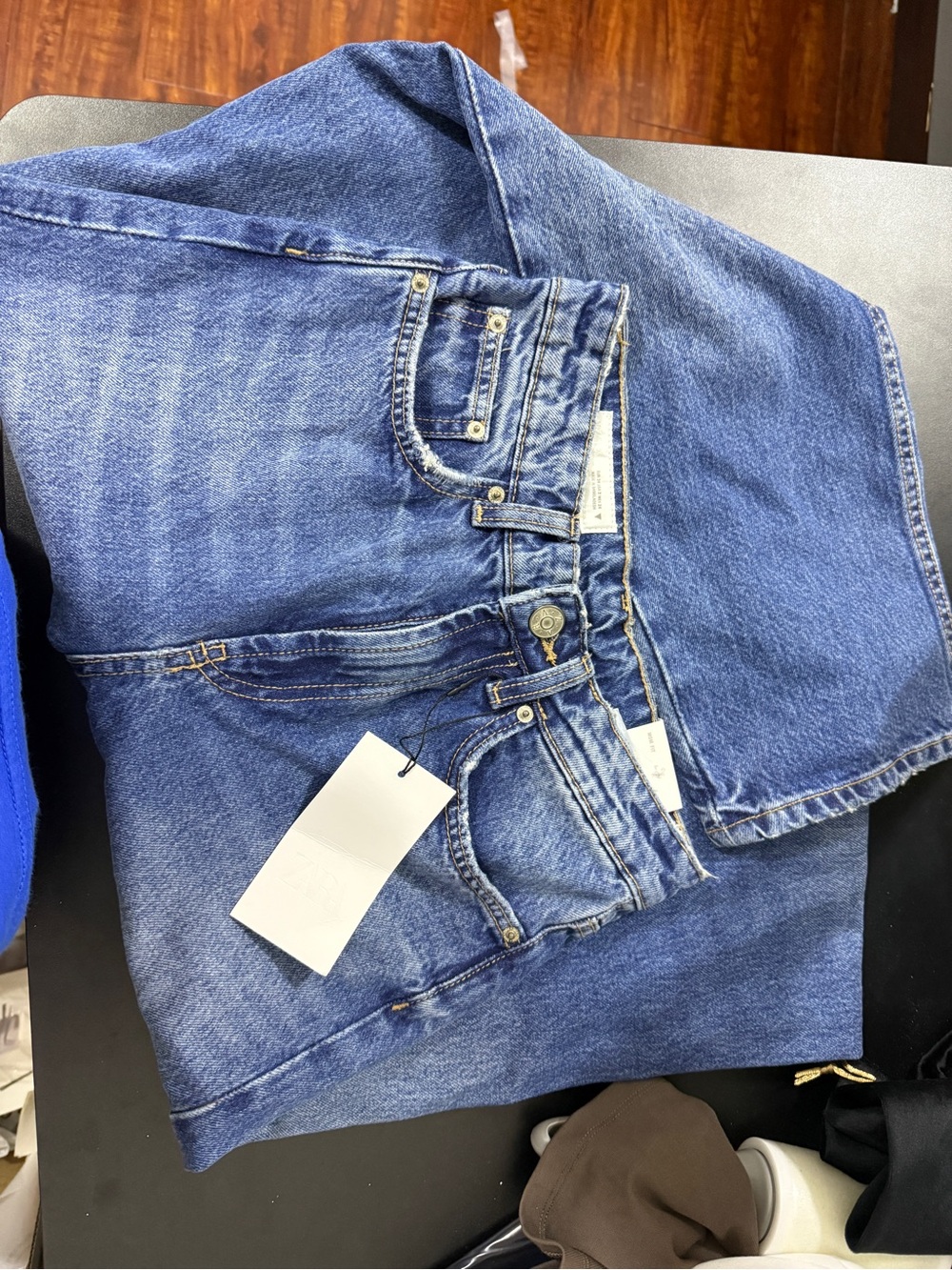 Zara mom fit Blue Denim Jeans - Medium Wash